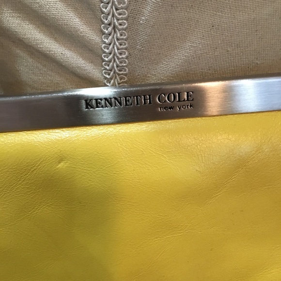 Kenneth Cole Genuine Leather Baguette Purse - Picture 2 of 8